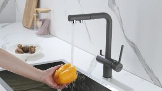 Смеситель для кухни Paulmark Serpentine Se213222-GRM серый металлик